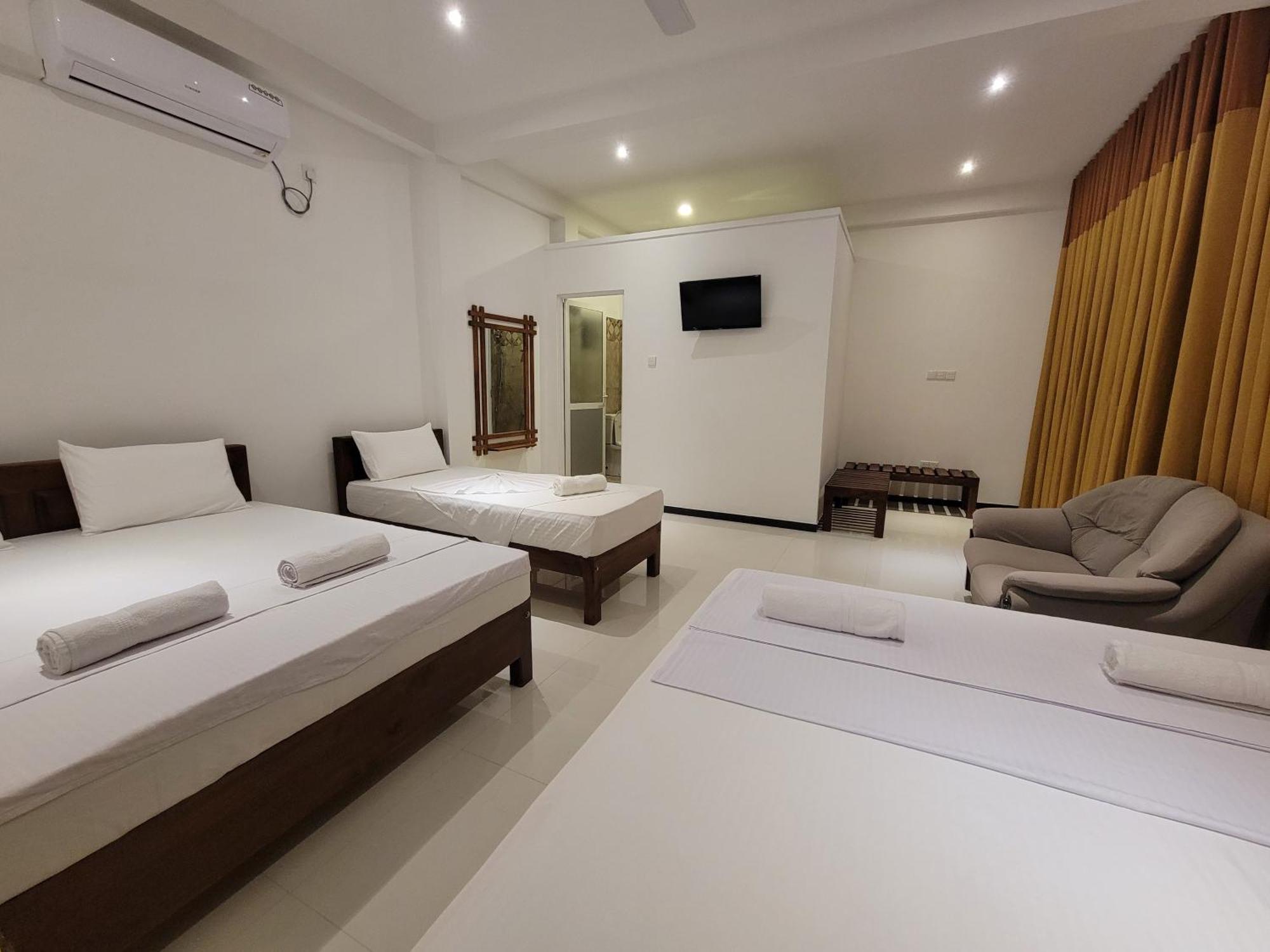 Jami River Side Hotel & Yala Safari Place Tissamaharama Exterior photo